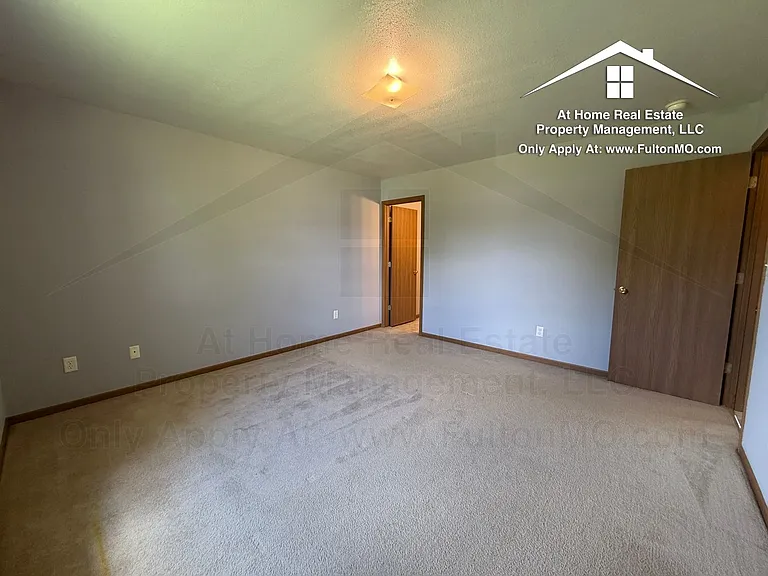 427429 Sabre Cir — Photo 17