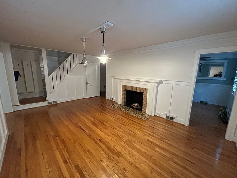 2461 Lyndhurst Ave — Photo 121