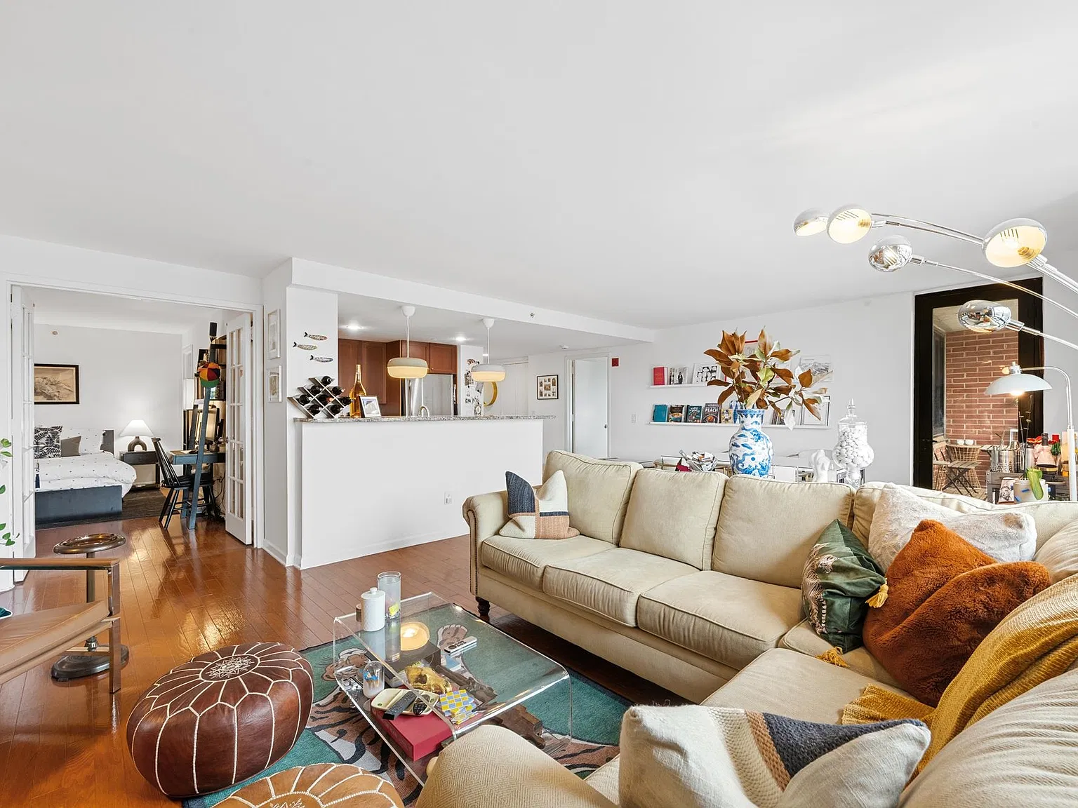 700 Grove St — Photo 2