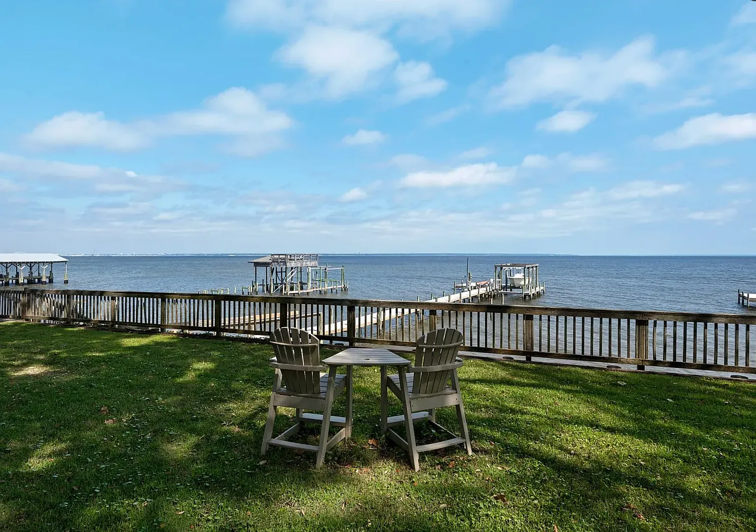 Coming Soon in Gulf Breeze Executive home on Pensacola Bay — Photo 4