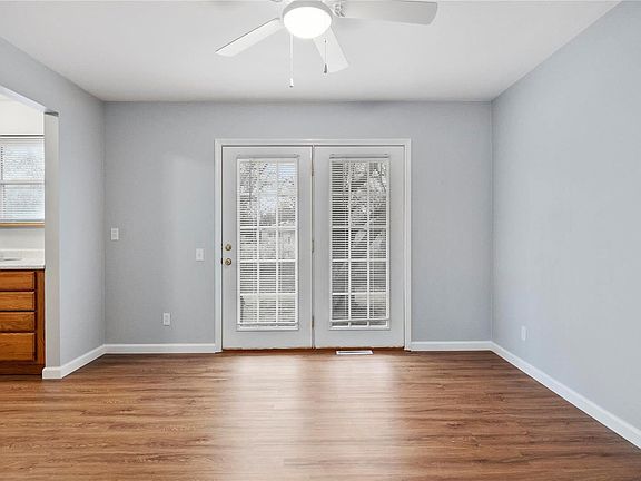 5th image of 520 Angelus Dr