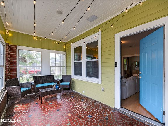 3rd image of 313 W 18TH Street