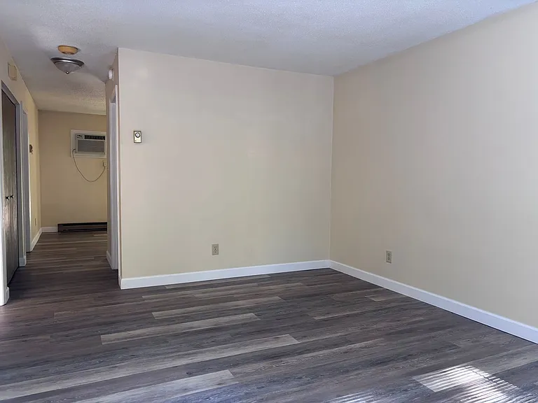 3016 Sherrill Avenue — Photo 4