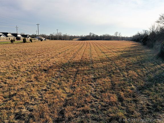 4th image of 222 N 97th East Ave