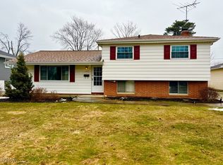 1325 Golden Gate Blvd, Mayfield Heights, OH 44124