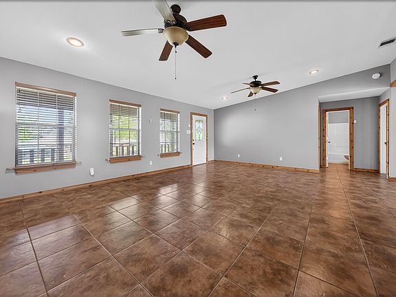 4th image of 509 Wildewood Dr