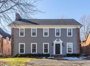 97 Moran Rd, Grosse Pointe Farms, MI 48236