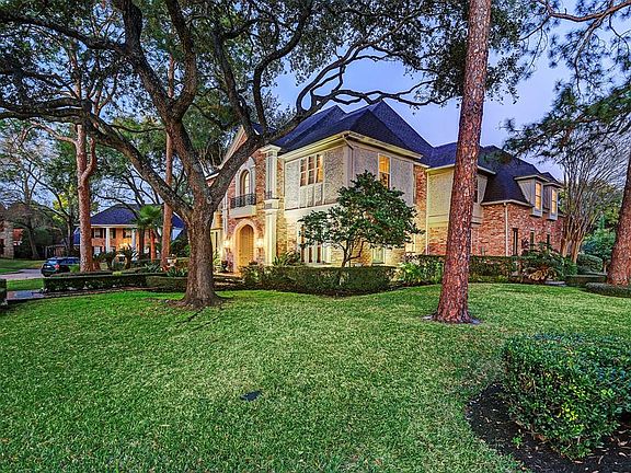 Situated on a corner the home boasts a side entrance with slate walkways.