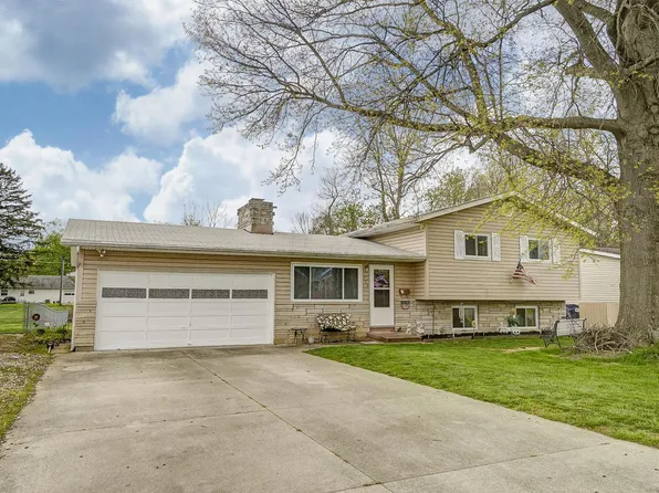755 Smithfield Dr, Newark, OH 43055