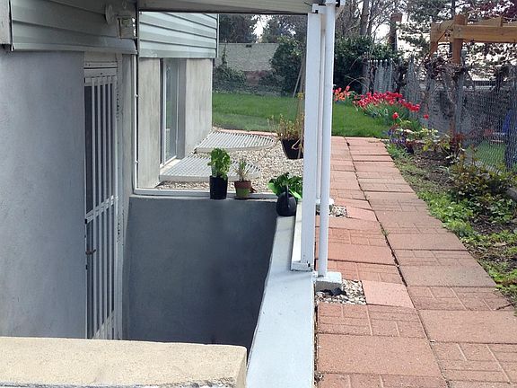 Basement has separate entrance.