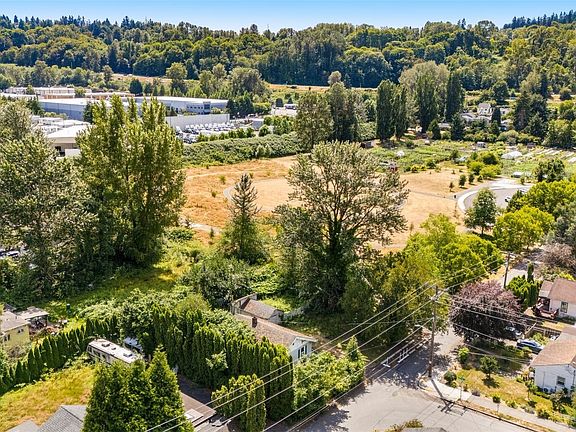 5th image of 565 S Director