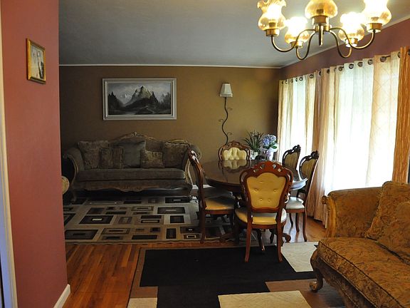 3rd image of 5795 Ambler St