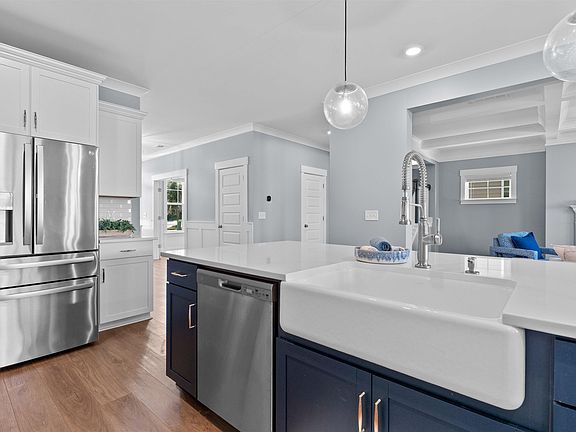 4th image of 129 Brockway Dr