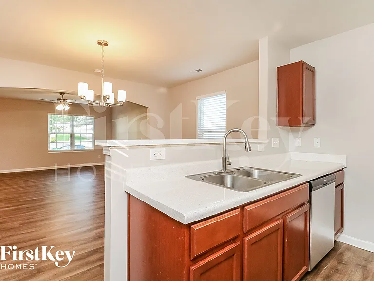 7429 Hidden Creek Dr — Photo 6