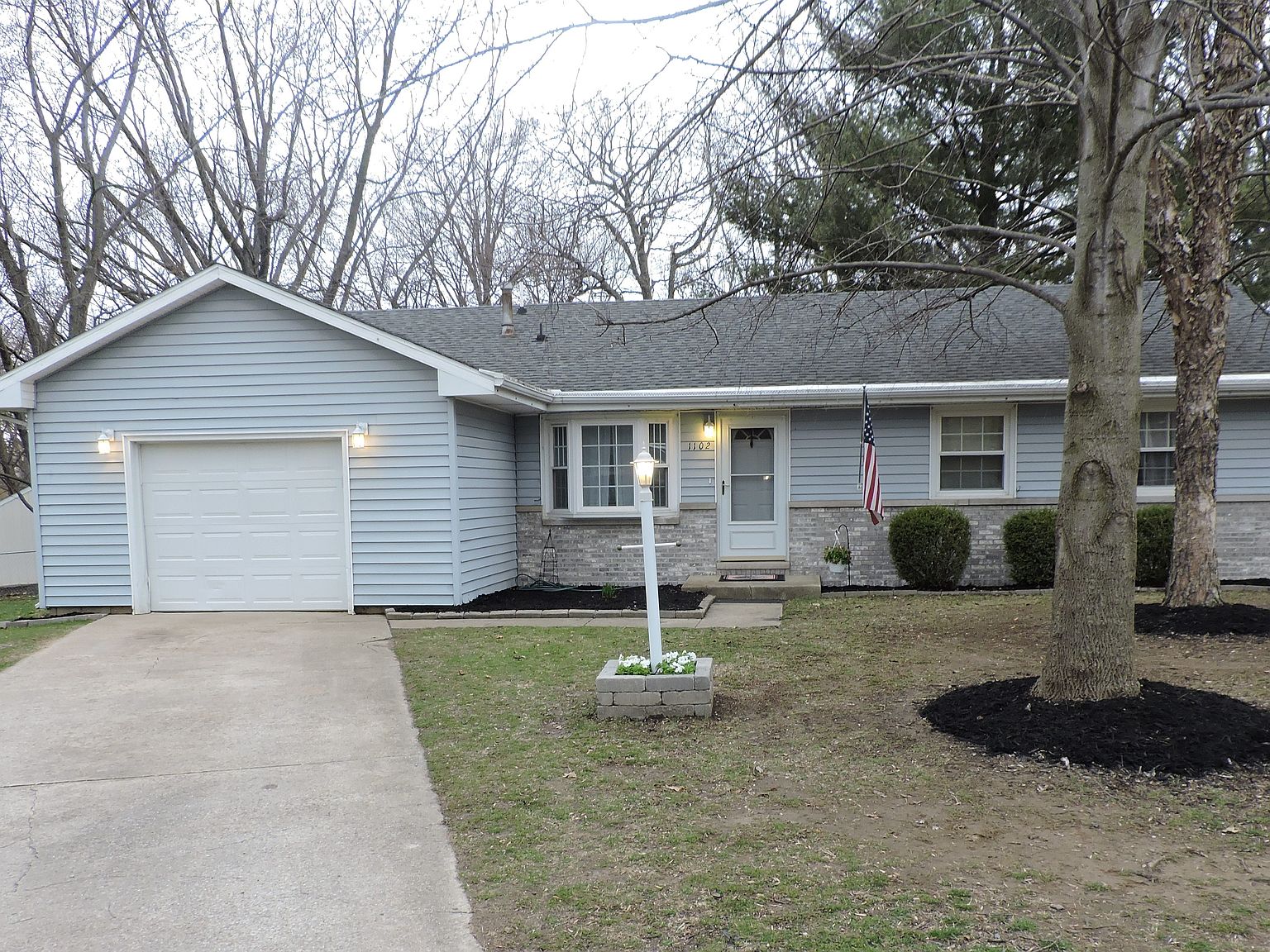 1102 Maple Tree Ln, Mahomet, IL 61853 Zillow