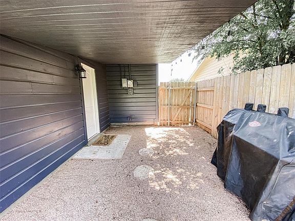 3rd image of 3726 Janice Ln