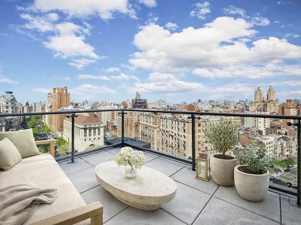 212 W 72nd St #19G, New York, NY 10023