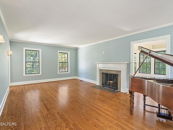 4th image of 512 Forest Hills Blvd