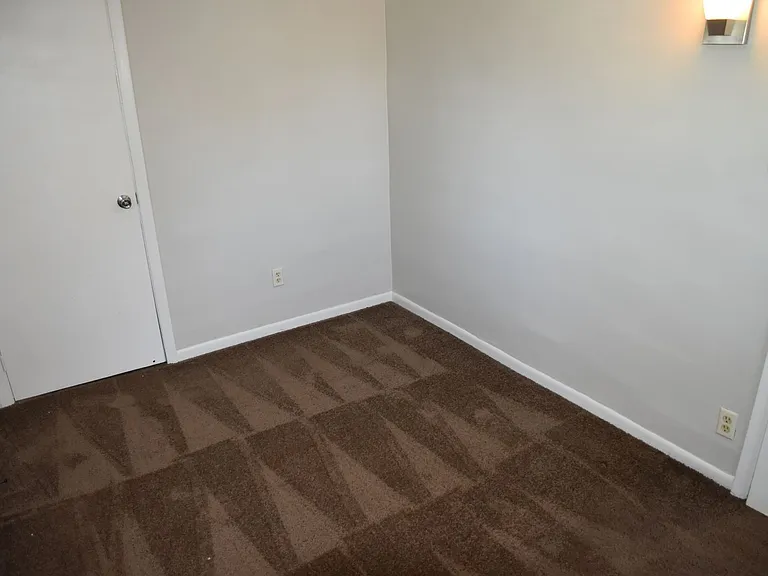 1694 S Washington Ave — Photo 15