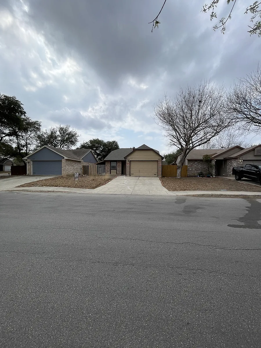 Building Photo - 2730 Mud Lake Dr