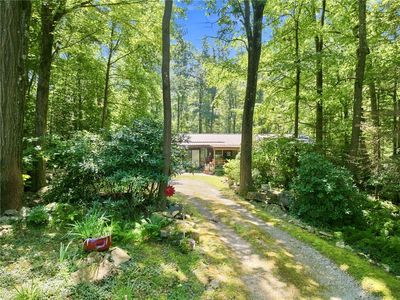 77 Spruce Peak Rd, Acme, PA, 15610