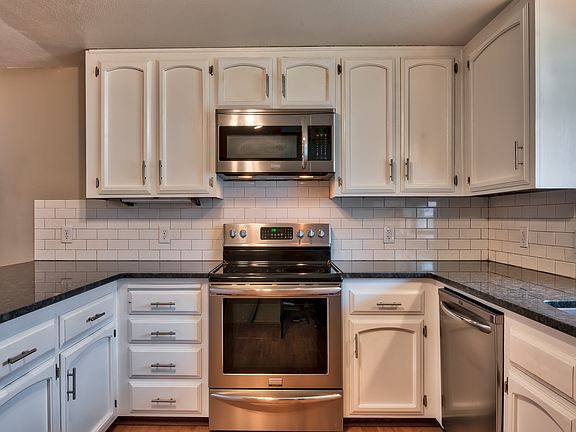 5th image of 483 NW 7th Ave