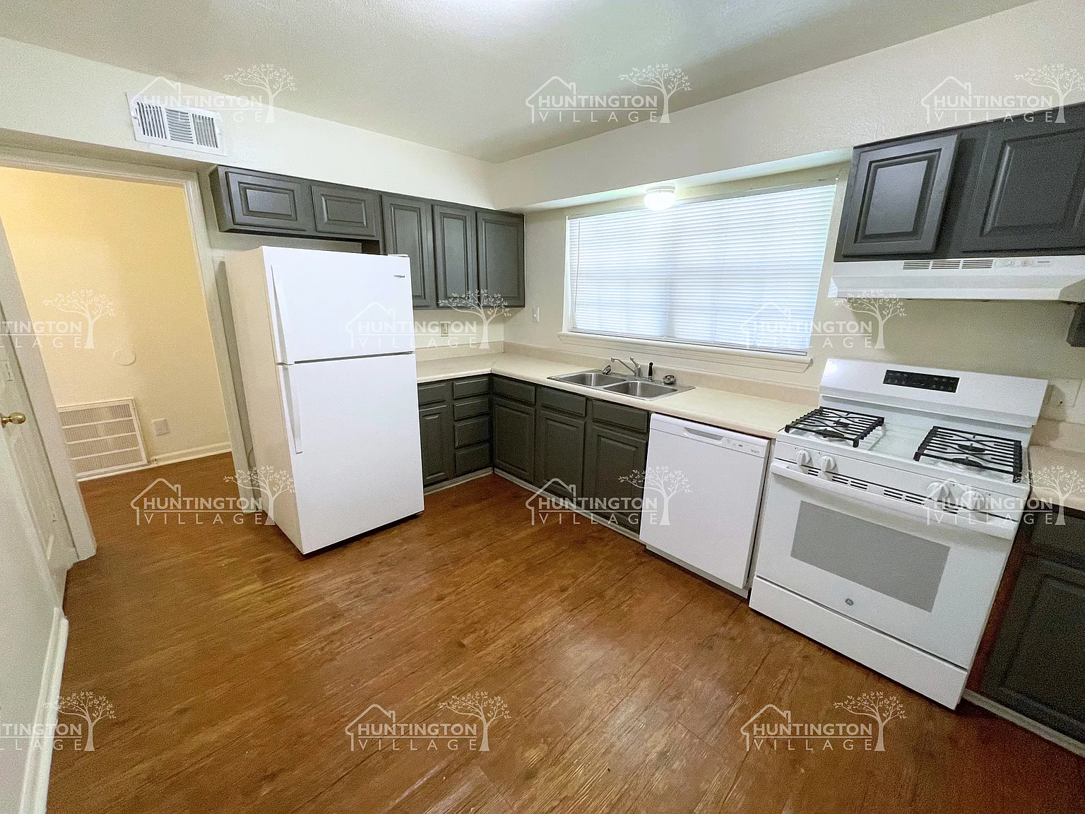 3 bed, 1.5 bath, 1080 sqft, $1,225 — Photo 4