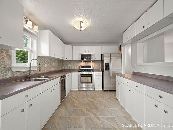 5th image of 1102 Walnut Ave