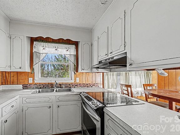 2nd image of 4650 Windy Rd