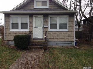 28 Coolidge Pl, Freeport, NY 11520