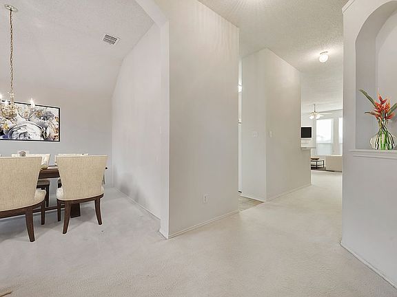 5th image of 101 Trailwood Dr