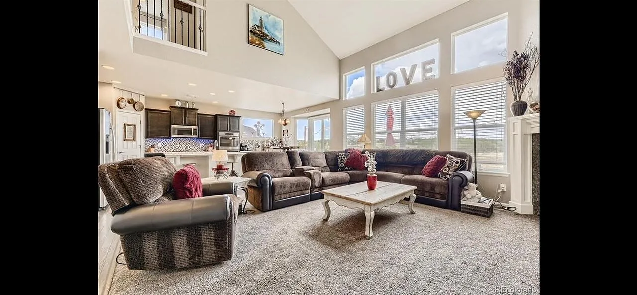 12254 Eastern Pine Ln — Photo 3