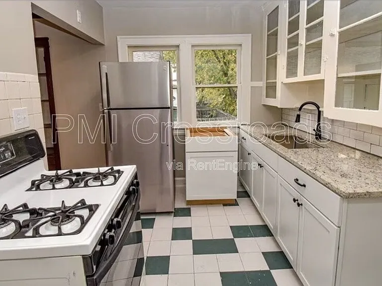 10208 Adelaide Ave — Photo 4