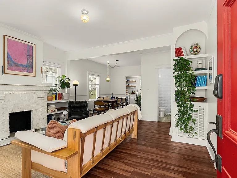 1118 Pennock Ave — Photo 3