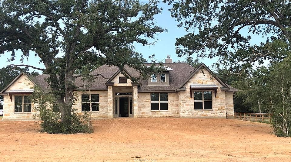 1st image of 2705 Thornberry Dr
