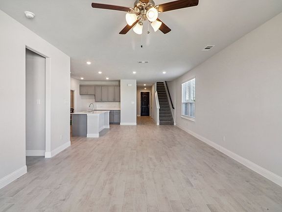 5th image of 1016 Amenduni Ln