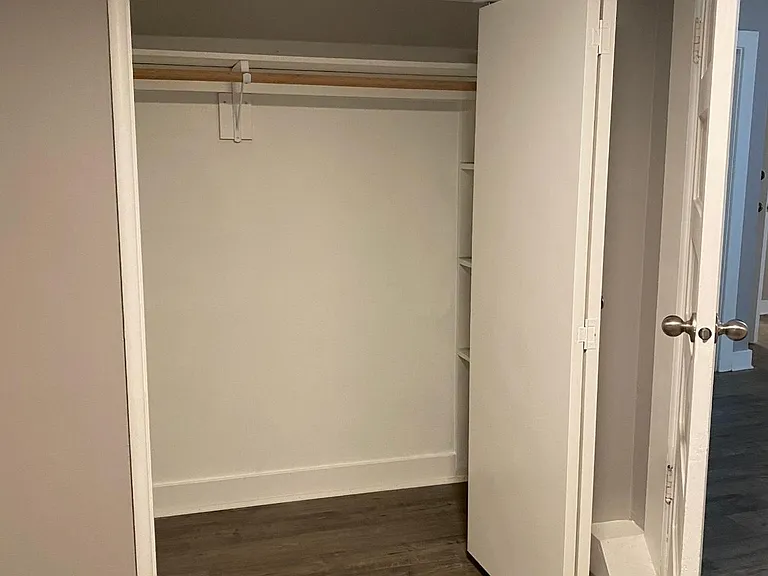 416 N G St #6 — Photo 3