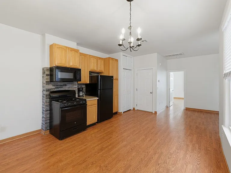 394 Woodlawn Ave #2 — Photo 7