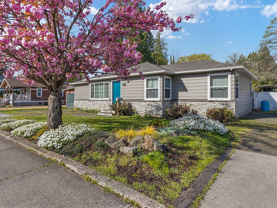 1st image of 671 SE 7th Ave