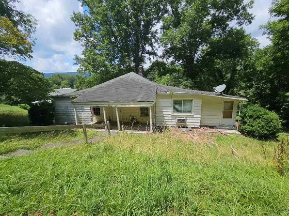 301 Westview St, Narrows, VA 24124