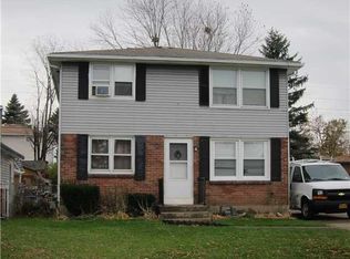 17 Hillwood Dr, Cheektowaga, NY 14227