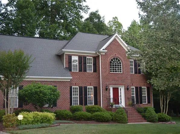 100 Lord Osborne Ct, Pleasant Garden, NC 27313