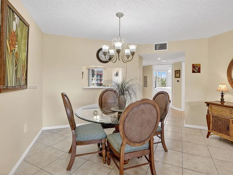 1651 SW 127th Ave #305A — Photo 24