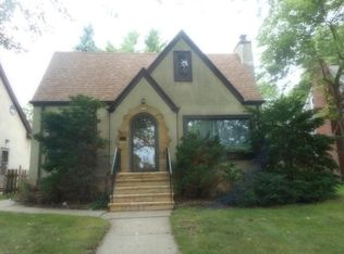 5224 W Lake Nokomis Pkwy, Minneapolis, MN 55417