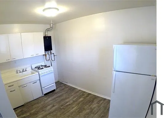 1 bed, 367 sqft, $995 — Photo 2
