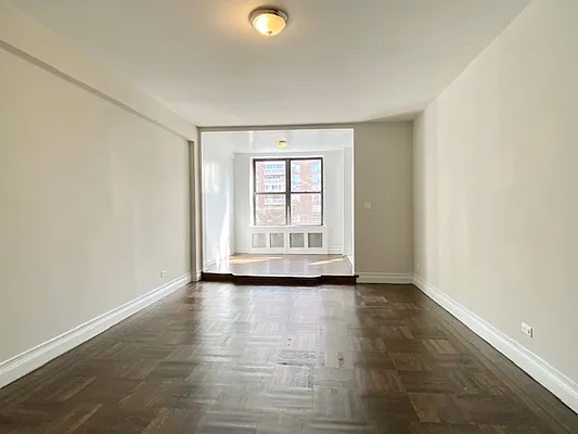 Rented by Metropolitan Equities | media 9