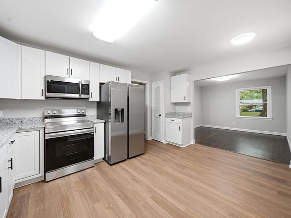 3rd image of 214 Barmount Dr