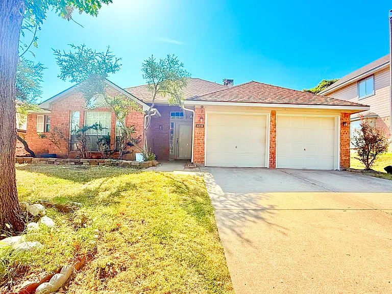 4512 Queenswood Dr — Photo 3