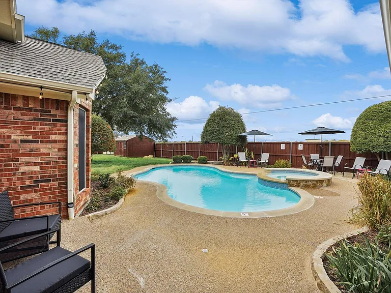 2401 Scarlet Oak Dr — Photo 38