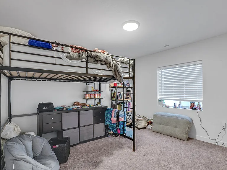 2409 E Woodbury Ln — Photo 23